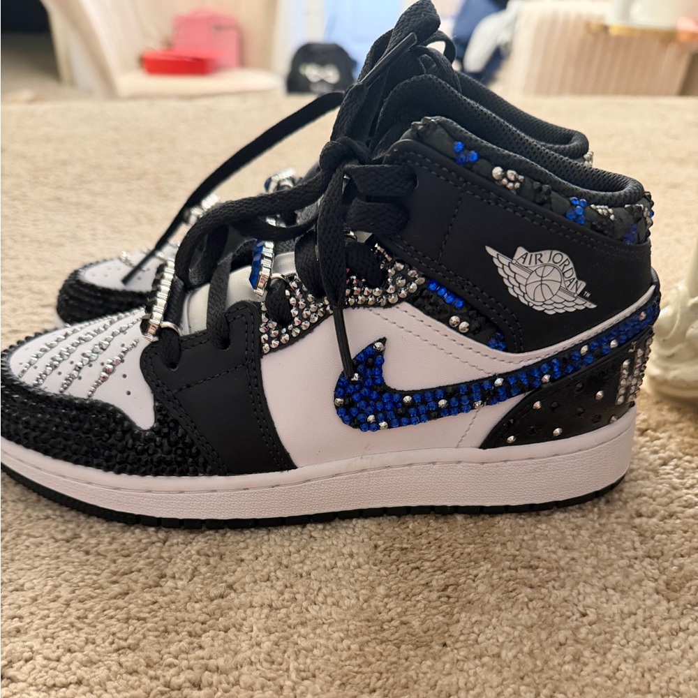 Nike Men's Black and White Sneakers